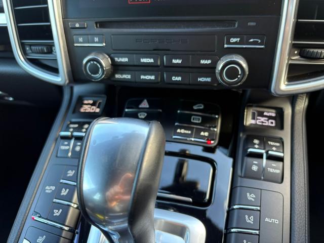 カイエン Ｓ　Ｅ－ハイブリッド　プラチナエディション　スポーツクロノパッケージ　シートヒーターＢＯＳＥサウンド　アルカンターラ／革コンビスポーツシート　パークアシストシステム　ソフトクローズ　ＥＴＣ　地デジ　２１インチホイル　充電ケーブル　故障保証付き（33枚目）