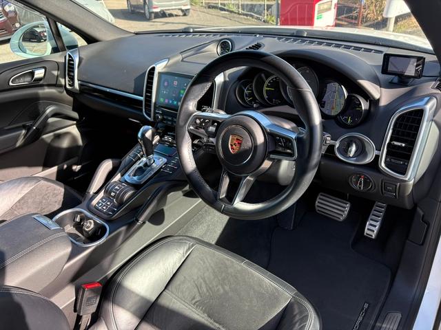 カイエン Ｓ　Ｅ－ハイブリッド　プラチナエディション　スポーツクロノパッケージ　シートヒーターＢＯＳＥサウンド　アルカンターラ／革コンビスポーツシート　パークアシストシステム　ソフトクローズ　ＥＴＣ　地デジ　２１インチホイル　充電ケーブル　故障保証付き（37枚目）