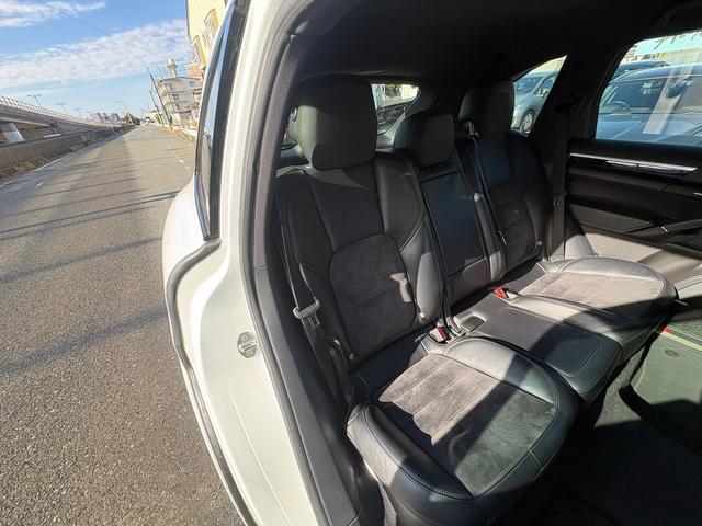 カイエン Ｓ　Ｅ－ハイブリッド　プラチナエディション　スポーツクロノパッケージ　シートヒーターＢＯＳＥサウンド　アルカンターラ／革コンビスポーツシート　パークアシストシステム　ソフトクローズ　ＥＴＣ　地デジ　２１インチホイル　充電ケーブル　故障保証付き（54枚目）