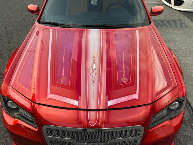 クライスラー・３００ ３００Ｓ　カスタムペイント　ＡＣＣＵＡＩＲエアサス　ａｎｄｒｏｉｄ大画面ナビ　オリジナルマフラー　ＬＥＸＡＮＩ２２ｉｎｃ　デジタルインナーミラー　ＵＳインテーク（18枚目）