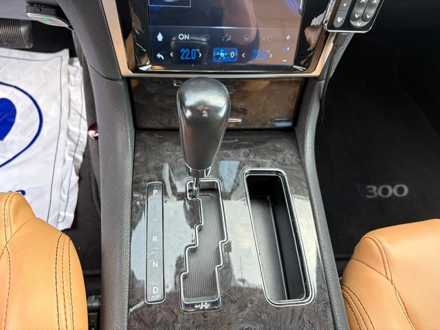 クライスラー・３００ ３００Ｓ　カスタムペイント　ＡＣＣＵＡＩＲエアサス　ａｎｄｒｏｉｄ大画面ナビ　オリジナルマフラー　ＬＥＸＡＮＩ２２ｉｎｃ　デジタルインナーミラー　ＵＳインテーク（23枚目）