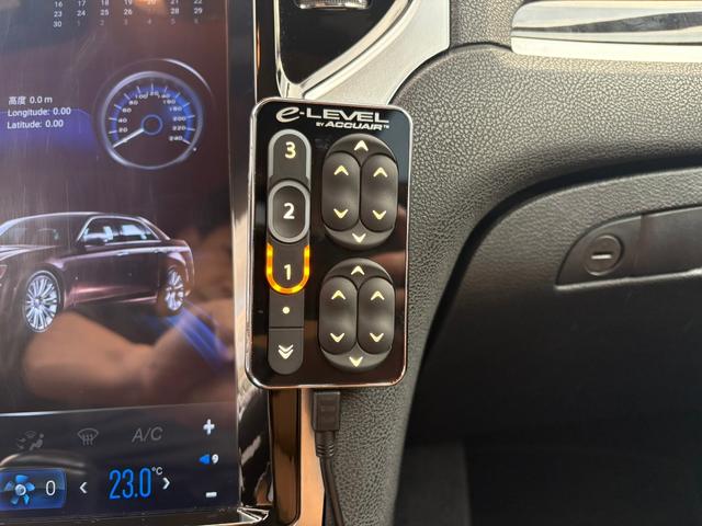 クライスラー・３００ ３００Ｓ　カスタムペイント　ＡＣＣＵＡＩＲエアサス　ａｎｄｒｏｉｄ大画面ナビ　オリジナルマフラー　ＬＥＸＡＮＩ２２ｉｎｃ　デジタルインナーミラー　ＵＳインテーク（37枚目）