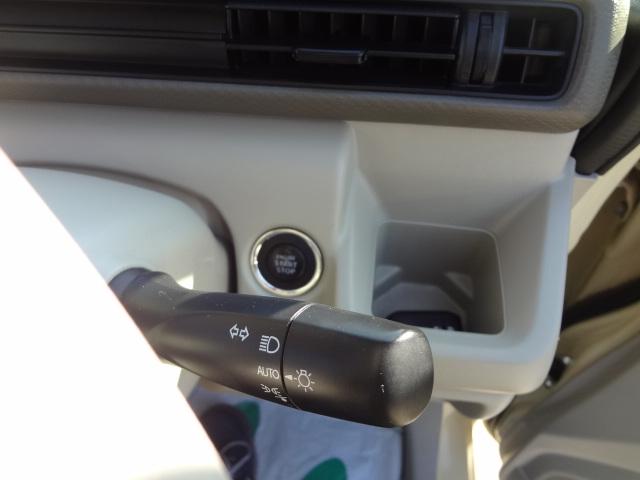 ヘッドライトはオートライトです。