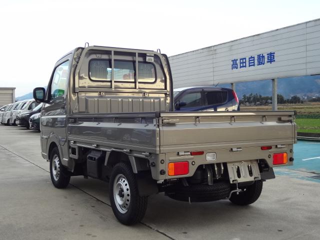 キャリイトラック ＫＣエアコン・パワステ農繁仕様　届出済未使用車　セーフティサポート　４ＷＤ　Ｈｉ／Ｌｏ切り替え　デフロック　５速マニュアル　４枚リーフスプリング　リヤソナー　パワーウインドー　キーレス（9枚目）