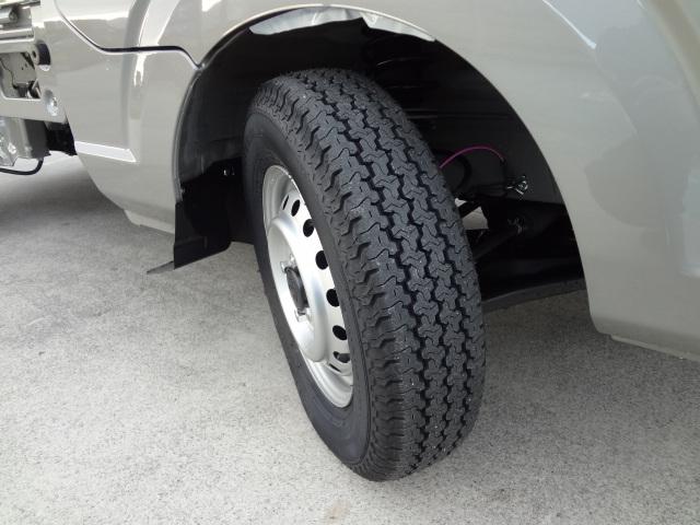 キャリイトラック ＫＣエアコン・パワステ農繁仕様　届出済未使用車　セーフティサポート　４ＷＤ　Ｈｉ／Ｌｏ切り替え　デフロック　５速マニュアル　４枚リーフスプリング　リヤソナー　パワーウインドー　キーレス（19枚目）