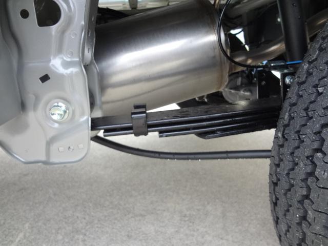 キャリイトラック ＫＣエアコン・パワステ農繁仕様　届出済未使用車　セーフティサポート　４ＷＤ　Ｈｉ／Ｌｏ切り替え　デフロック　５速マニュアル　４枚リーフスプリング　リヤソナー　パワーウインドー　キーレス（24枚目）