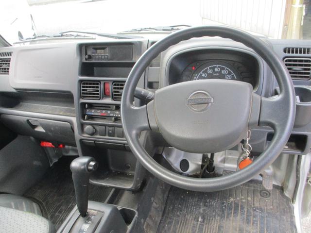 NT100クリッパートラック DX 4WD 車検9年6月まで オートマ エアコン パワーステアリング 走行38600km(8枚目)