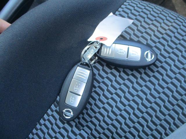 マーチ X Vセレクション 車検8年6月まで 純正ナビTV プッシュスタート アイドリングストップ(22枚目)