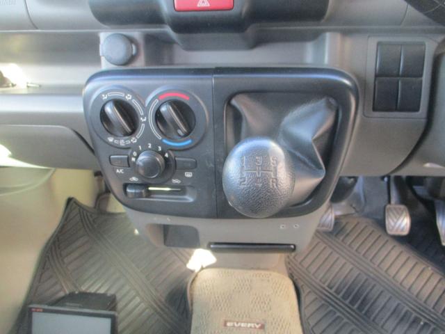 エブリイ ＰＣ　４ＷＤ車　５速ミッション　パワーウィンドウ　キーレス　ＰＶガラス（11枚目）