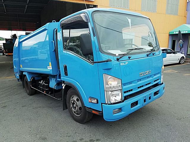 エルフ2.8tプレス7.4立米パッカー車 新明和(3枚目)