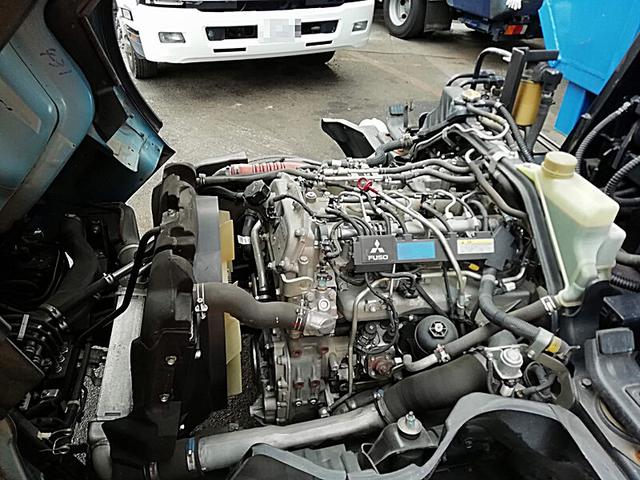キャンター 　３ｔ　フックロール　コンテナ箱付　箱容量／５．０ｍ３　コンテナ製造名／ミズホ　箱仕様／観音扉　工具箱あり　電動格納ミラー　架装メーカー／新明和　最大積載量３，０００ｋｇ　１７５馬力（15枚目）