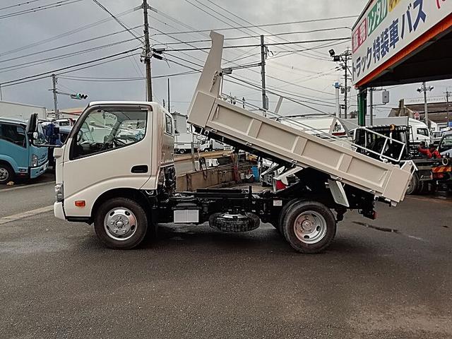 デュトロ 　３ｔダンプ　手動コボレーン付フルフラットロー　ボディ架装／完成車　手動シートあり　ボディ高／底床　ダンプ式　荷台素材仕様／デッキ３．２ｍｍ　サイド２．３ｍｍ　テール２．３ｍｍ　鳥居２．３ｍｍ（11枚目）