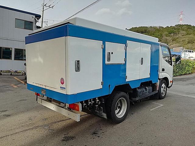 トヨエース 　高圧洗浄車　吐出量６０Ｌ　吐出圧　２５０ｌｐａ　タンク容量／５００リットル　品名／水　付属ホースあり　タンク／鉄　サブＲＧ式　稼働時間５００ｈ表示　カーナビ付（6枚目）
