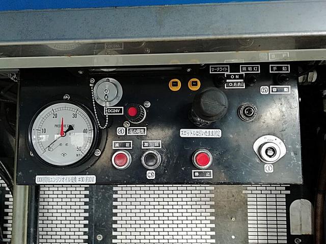 トヨエース 　高圧洗浄車　吐出量６０Ｌ　吐出圧　２５０ｌｐａ　タンク容量／５００リットル　品名／水　付属ホースあり　タンク／鉄　サブＲＧ式　稼働時間５００ｈ表示　カーナビ付（13枚目）