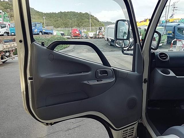 トヨエース 　高圧洗浄車　吐出量６０Ｌ　吐出圧　２５０ｌｐａ　タンク容量／５００リットル　品名／水　付属ホースあり　タンク／鉄　サブＲＧ式　稼働時間５００ｈ表示　カーナビ付（24枚目）