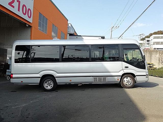 リエッセII 　コースター　２８人乗りマイクロバス　ＧＸ　ＡＴ車　観光仕様　内装仕様／観光　テレビ付　冷蔵庫付　クーラー方式／直　リクライニングシート　モケット　自動ドア　カーナビ付（8枚目）