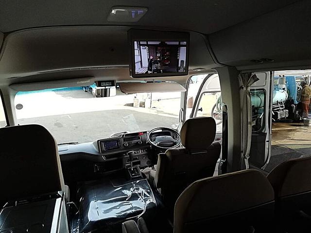 リエッセII 　コースター　２８人乗りマイクロバス　ＧＸ　ＡＴ車　観光仕様　内装仕様／観光　テレビ付　冷蔵庫付　クーラー方式／直　リクライニングシート　モケット　自動ドア　カーナビ付（29枚目）
