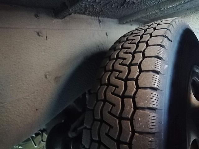 メルファ 　３５人乗りバス　送迎仕様　乗車定員／３５名　８列シート　トランクあり　内装仕様／標準　クーラー方式／サブエンジン式　リクライニングあり　モケットあり　自動ドア（11枚目）