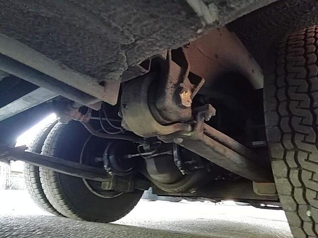 メルファ 　３５人乗りバス　送迎仕様　乗車定員／３５名　８列シート　トランクあり　内装仕様／標準　クーラー方式／サブエンジン式　リクライニングあり　モケットあり　自動ドア（12枚目）