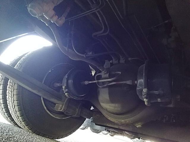 メルファ 　３５人乗りバス　送迎仕様　乗車定員／３５名　８列シート　トランクあり　内装仕様／標準　クーラー方式／サブエンジン式　リクライニングあり　モケットあり　自動ドア（14枚目）
