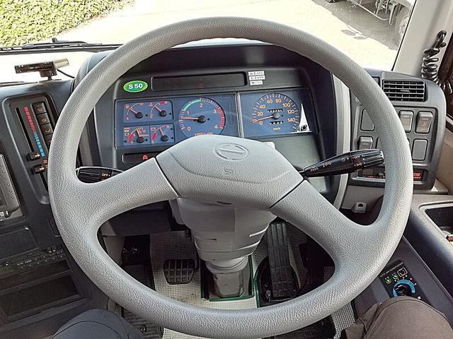メルファ 　３５人乗りバス　送迎仕様　乗車定員／３５名　８列シート　トランクあり　内装仕様／標準　クーラー方式／サブエンジン式　リクライニングあり　モケットあり　自動ドア（26枚目）
