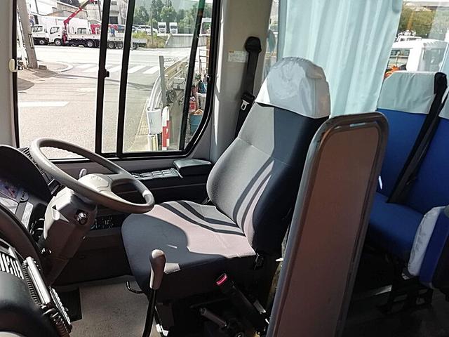 メルファ 45人乗り 送迎仕様 乗車定員/45名 9列シート 内装仕様/標準 クーラー方式/サブエンジン式 モケットあり 自動ドア(26枚目)