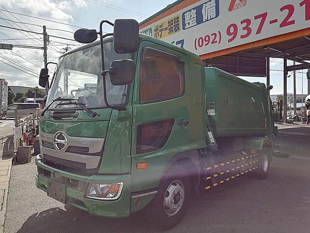 ヒノレンジャー 4.75t 増トン車 巻込式 8.4立米 パッカー車 内容量/8.4m3 作動方式/回転 軽量装置あり 連続スイッチあり 荷箱前物入れあり 中型限定解除で乗れます(3枚目)