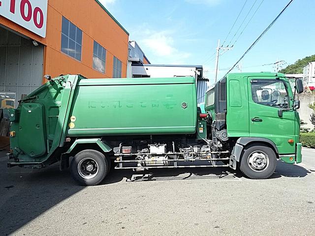 ヒノレンジャー 4.75t 増トン車 巻込式 8.4立米 パッカー車 内容量/8.4m3 作動方式/回転 軽量装置あり 連続スイッチあり 荷箱前物入れあり 中型限定解除で乗れます(4枚目)