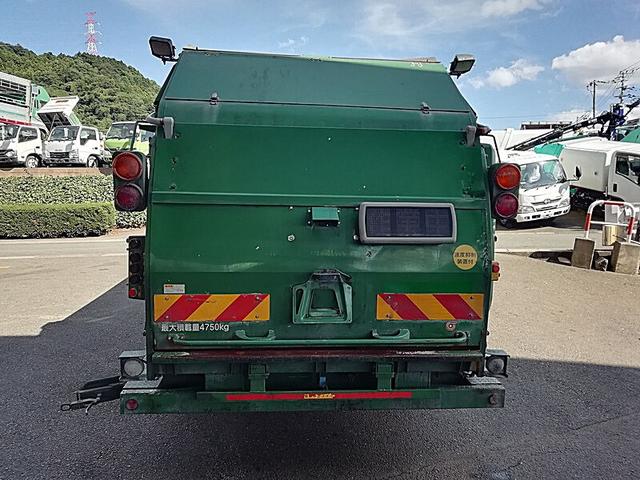ヒノレンジャー 4.75t 増トン車 巻込式 8.4立米 パッカー車 内容量/8.4m3 作動方式/回転 軽量装置あり 連続スイッチあり 荷箱前物入れあり 中型限定解除で乗れます(8枚目)