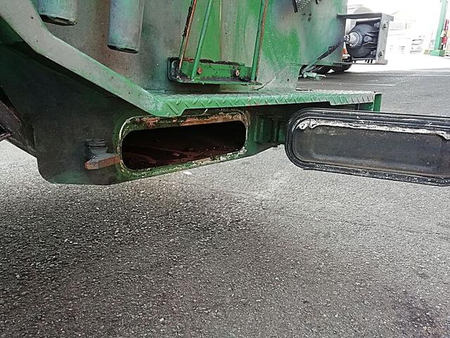 ヒノレンジャー 4.75t 増トン車 巻込式 8.4立米 パッカー車 内容量/8.4m3 作動方式/回転 軽量装置あり 連続スイッチあり 荷箱前物入れあり 中型限定解除で乗れます(11枚目)