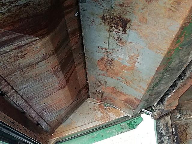 ヒノレンジャー 4.75t 増トン車 巻込式 8.4立米 パッカー車 内容量/8.4m3 作動方式/回転 軽量装置あり 連続スイッチあり 荷箱前物入れあり 中型限定解除で乗れます(22枚目)