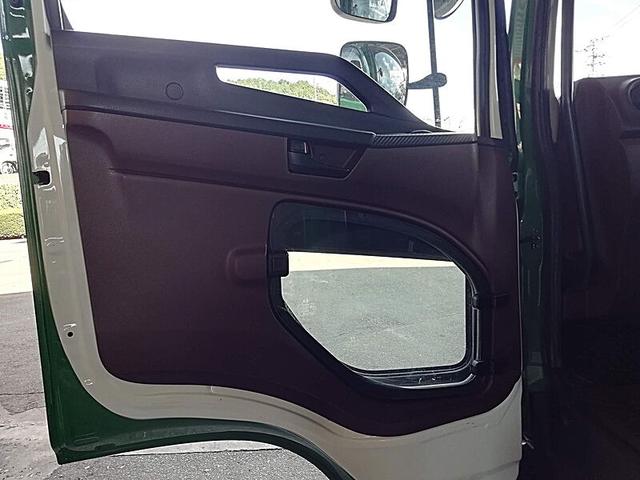 ヒノレンジャー 4.75t 増トン車 巻込式 8.4立米 パッカー車 内容量/8.4m3 作動方式/回転 軽量装置あり 連続スイッチあり 荷箱前物入れあり 中型限定解除で乗れます(26枚目)