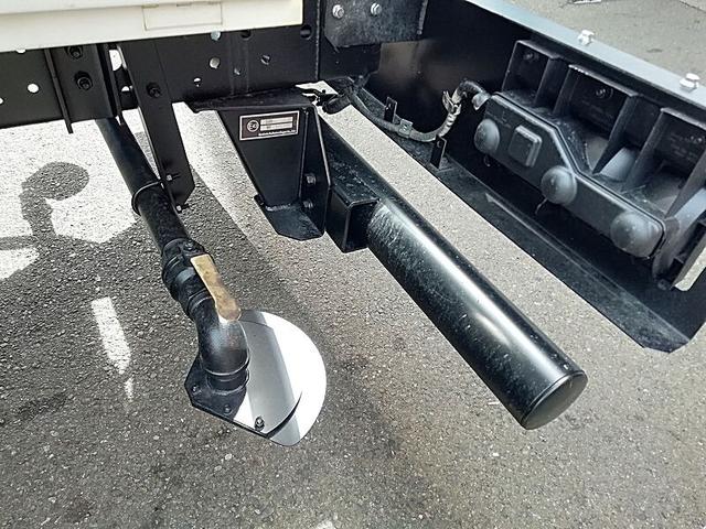 エルフトラック 4t 前後散水車 PTO式 内容量/4000リットル 品名/水 部屋/1室 吸引方式/PTO式(9枚目)