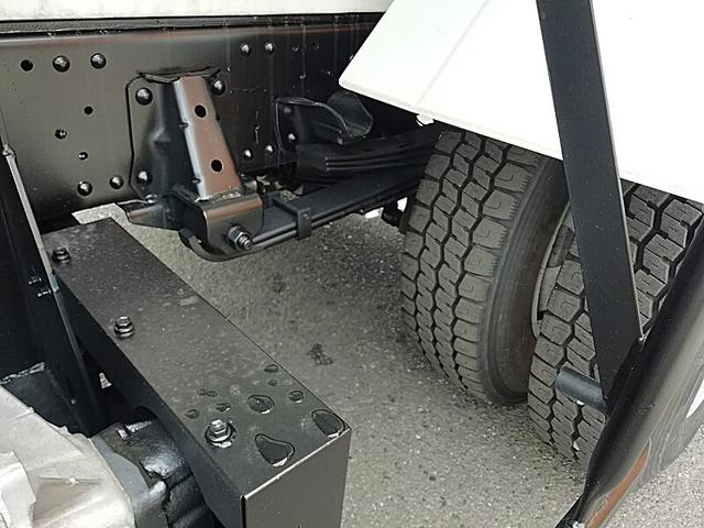 エルフトラック 4t 前後散水車 PTO式 内容量/4000リットル 品名/水 部屋/1室 吸引方式/PTO式(12枚目)