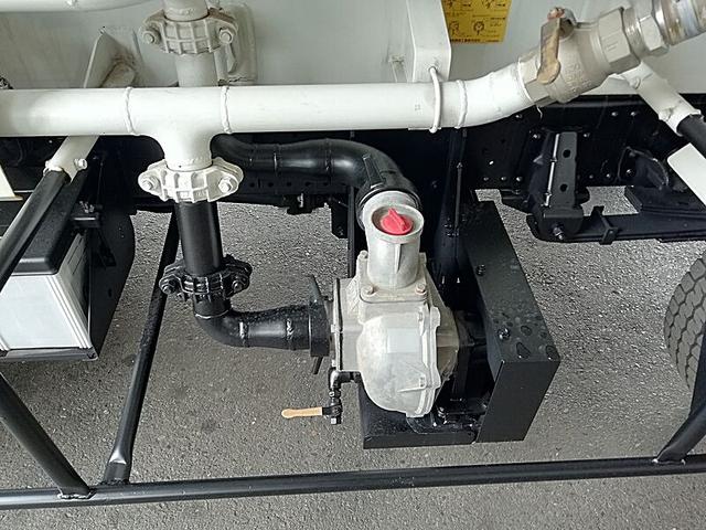 エルフトラック 4t 前後散水車 PTO式 内容量/4000リットル 品名/水 部屋/1室 吸引方式/PTO式(13枚目)