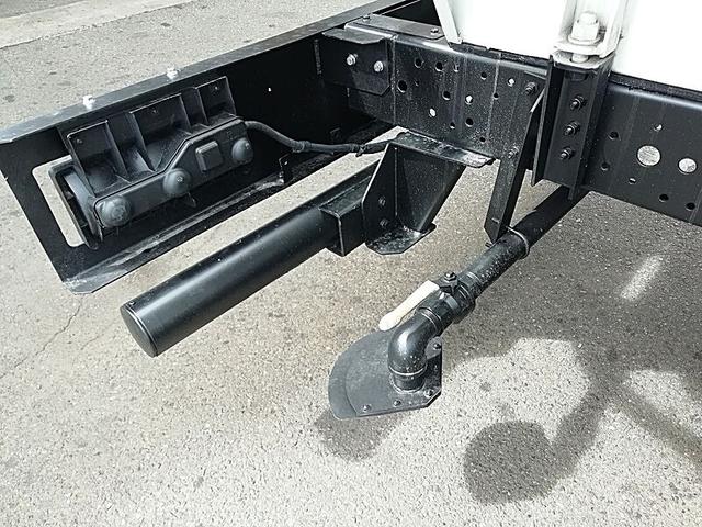 エルフトラック 4t 前後散水車 PTO式 内容量/4000リットル 品名/水 部屋/1室 吸引方式/PTO式(14枚目)