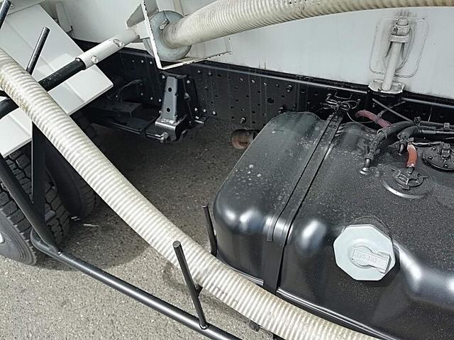 エルフトラック 4t 前後散水車 PTO式 内容量/4000リットル 品名/水 部屋/1室 吸引方式/PTO式(16枚目)