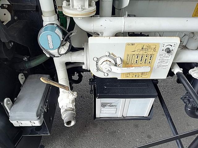 エルフトラック 4t 前後散水車 PTO式 内容量/4000リットル 品名/水 部屋/1室 吸引方式/PTO式(18枚目)