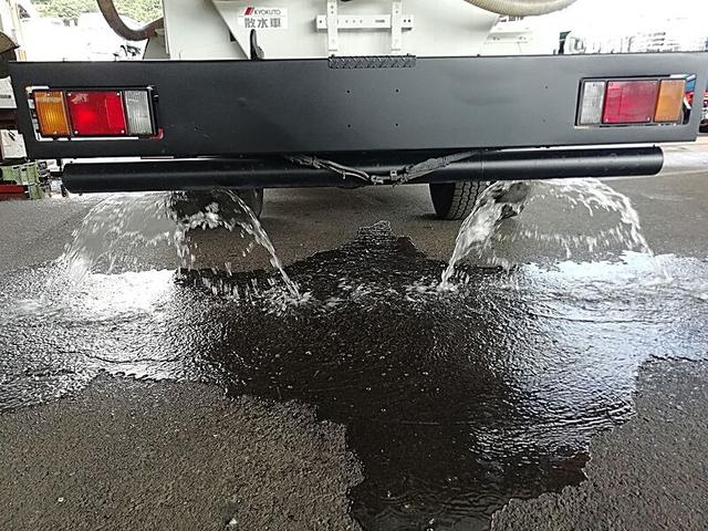 エルフトラック 4t 前後散水車 PTO式 内容量/4000リットル 品名/水 部屋/1室 吸引方式/PTO式(19枚目)
