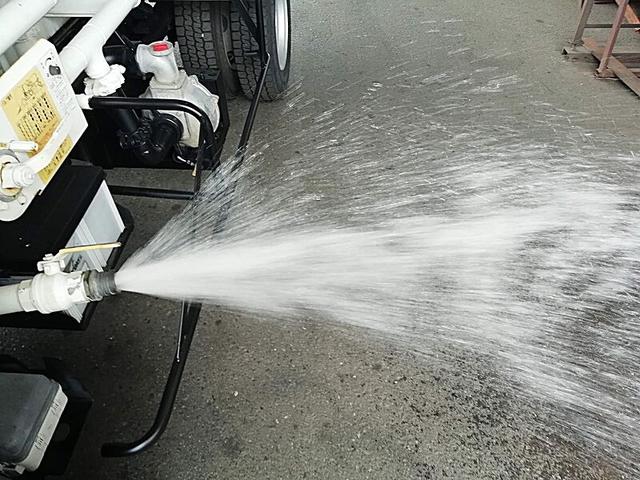 エルフトラック 4t 前後散水車 PTO式 内容量/4000リットル 品名/水 部屋/1室 吸引方式/PTO式(20枚目)