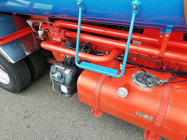 キャンター 1800リットル バキューム車 内容量/1800リットル 品名/糞尿 コードリール付 付属ホースあり 部屋/1室 吸引方式/PTO式(11枚目)