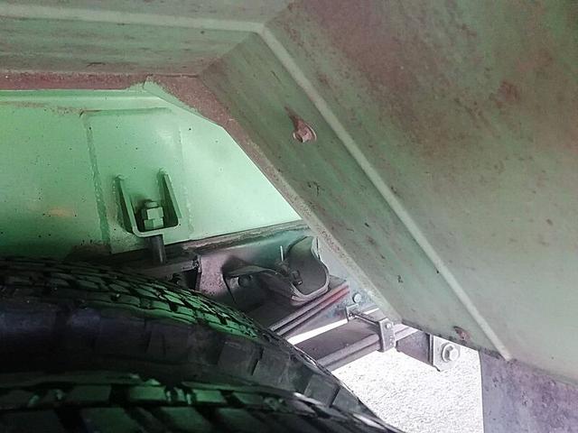 エルフトラック 3t プレス式 6.0立米 パッカー車 GPX 内容量/6.0m3 作動方式/プレス 連続スイッチあり 荷箱前物入れあり 工具箱/1個(12枚目)