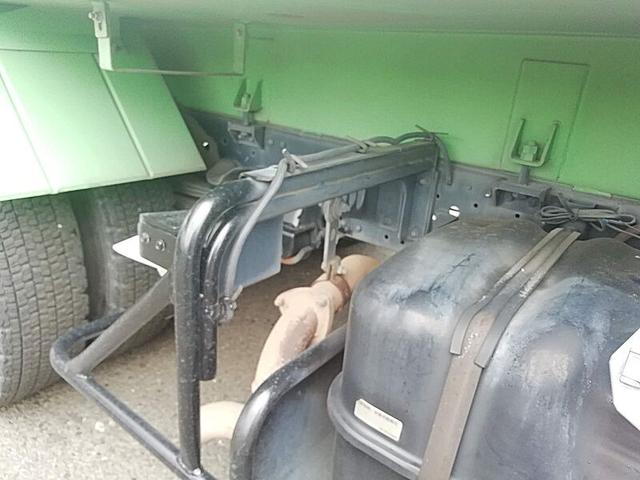 エルフトラック 3t プレス式 6.0立米 パッカー車 GPX 内容量/6.0m3 作動方式/プレス 連続スイッチあり 荷箱前物入れあり 工具箱/1個(14枚目)