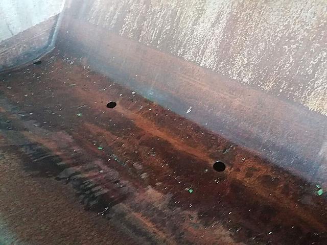 エルフトラック 3t プレス式 6.0立米 パッカー車 GPX 内容量/6.0m3 作動方式/プレス 連続スイッチあり 荷箱前物入れあり 工具箱/1個(18枚目)