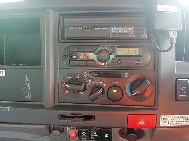 エルフトラック 3t プレス式 6.0立米 パッカー車 GPX 内容量/6.0m3 作動方式/プレス 連続スイッチあり 荷箱前物入れあり 工具箱/1個(32枚目)