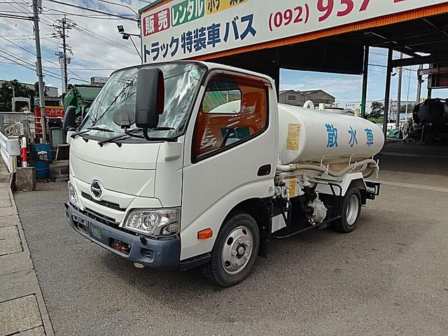 デュトロ  3t 前後散水車 PTO式 内容量/3000リットル 品名/水 付属ホースあり 部屋/1室 工具箱/1個 吸引方式/PTO式 準中型免許可能(3枚目)