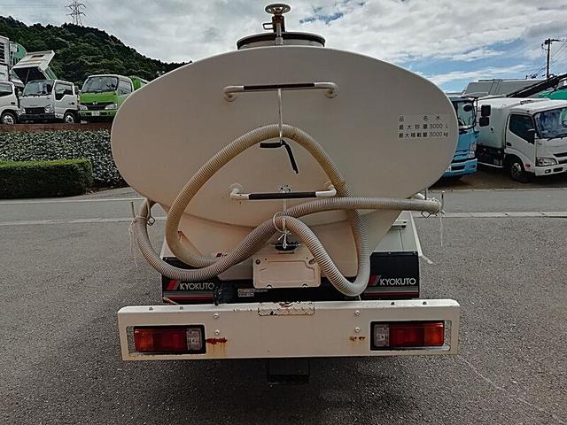 デュトロ  3t 前後散水車 PTO式 内容量/3000リットル 品名/水 付属ホースあり 部屋/1室 工具箱/1個 吸引方式/PTO式 準中型免許可能(6枚目)