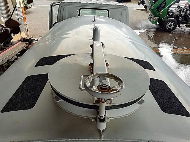 デュトロ  3t 前後散水車 PTO式 内容量/3000リットル 品名/水 付属ホースあり 部屋/1室 工具箱/1個 吸引方式/PTO式 準中型免許可能(22枚目)