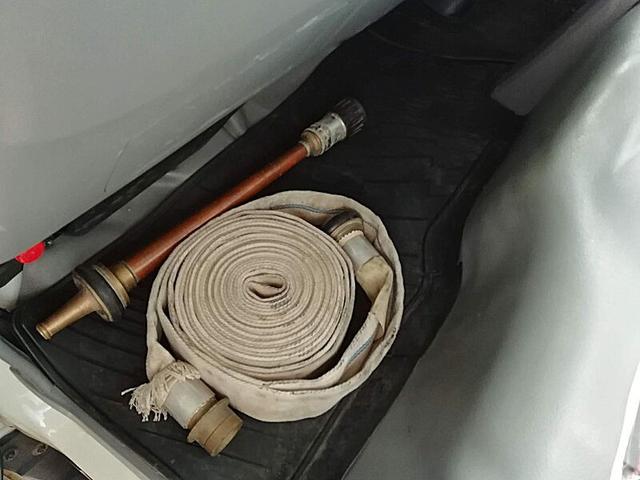 デュトロ  3t 前後散水車 PTO式 内容量/3000リットル 品名/水 付属ホースあり 部屋/1室 工具箱/1個 吸引方式/PTO式 準中型免許可能(24枚目)