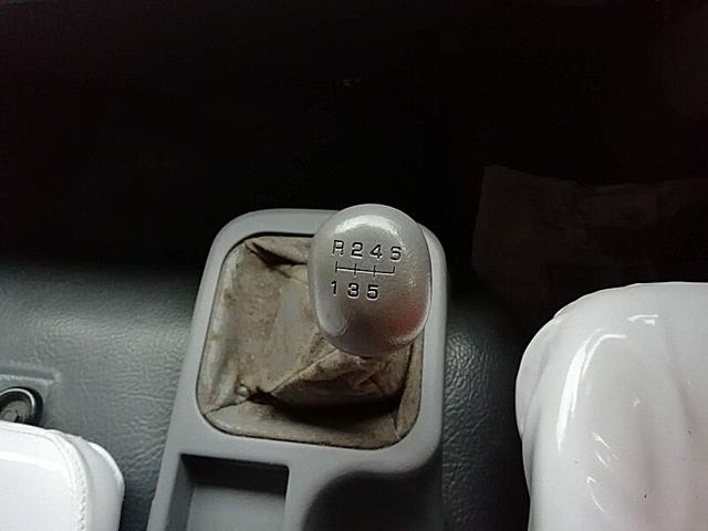 ファイター 　増々トン　６３００リットル　バキューム車　内容量／６３００リットル　品名／糞尿　コードリール付　付属ホースあり　部屋／１室　工具箱／１個　吸引方式／ＰＴＯ式（44枚目）